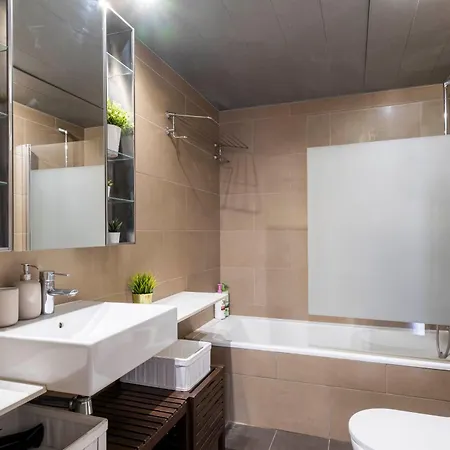 Duplex Fira Bcn And 15' From Bcn Center With Pool Apartment